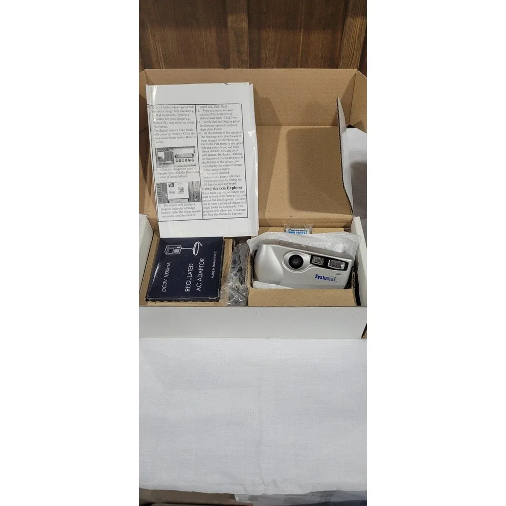 NEW Systemax DC3500 Digital Camera W/ Case